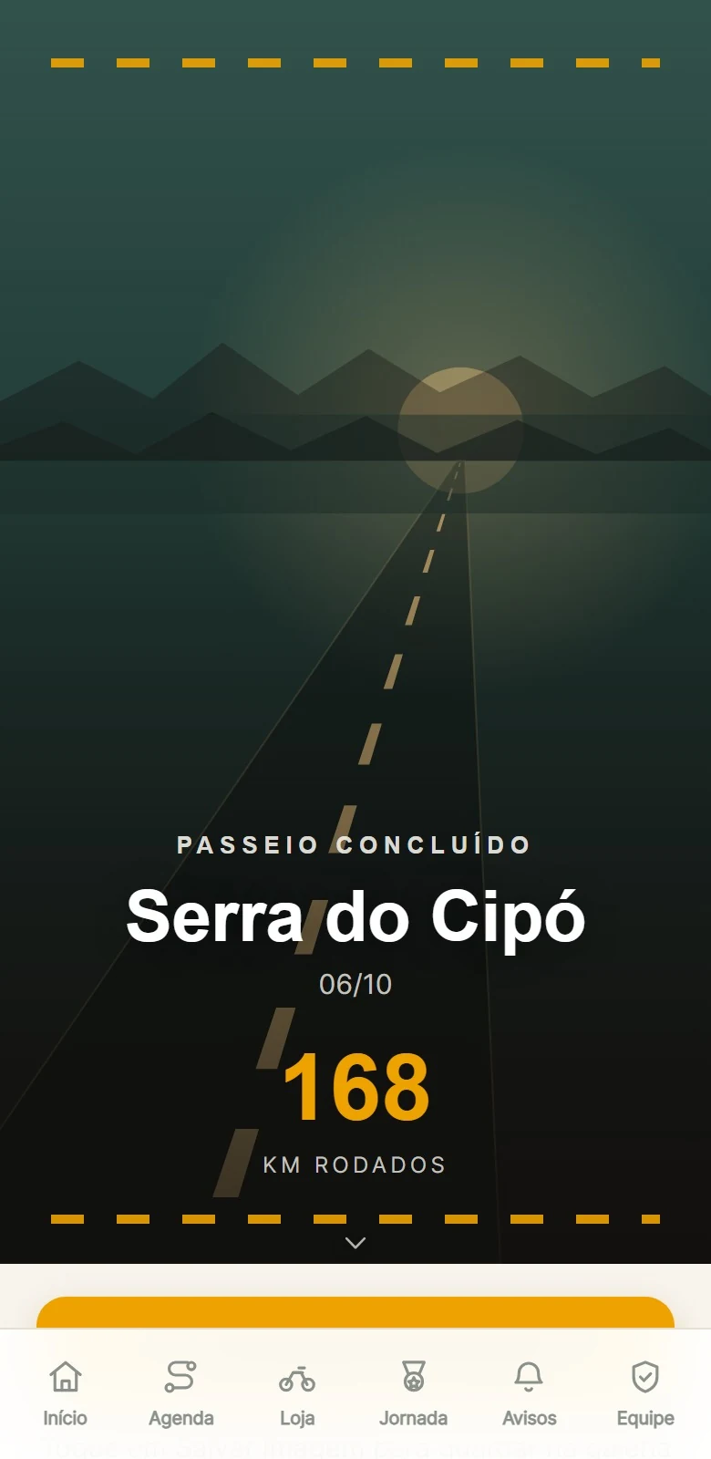 A arte de fim de passeio: uma estrada ao pôr do sol com o nome Serra do Cipó, a data e 168 km rodados